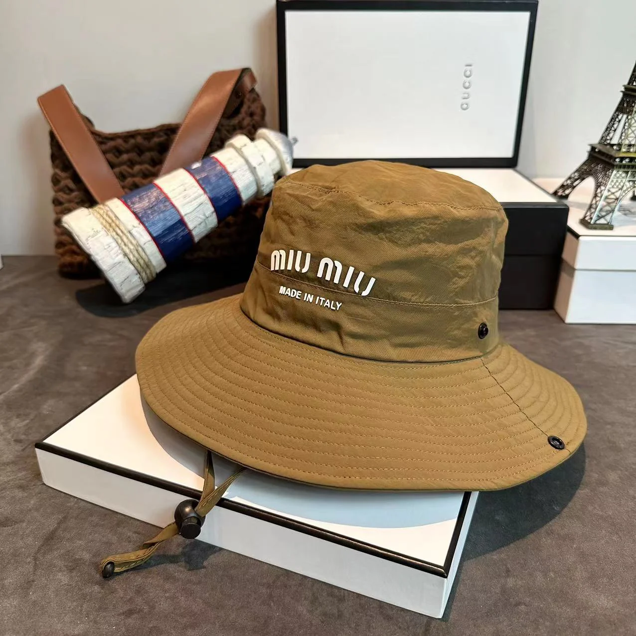 Miu Miu - Новинка осени 2023 - Гладкая рыбацкая шляпа