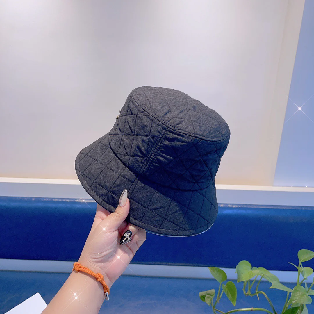 Chanel - Рыбацкая шляпа с ромбовидным узором