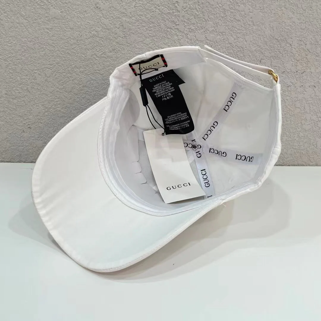 Gucci - Новая вышитая бейсболка с эффектом потертости