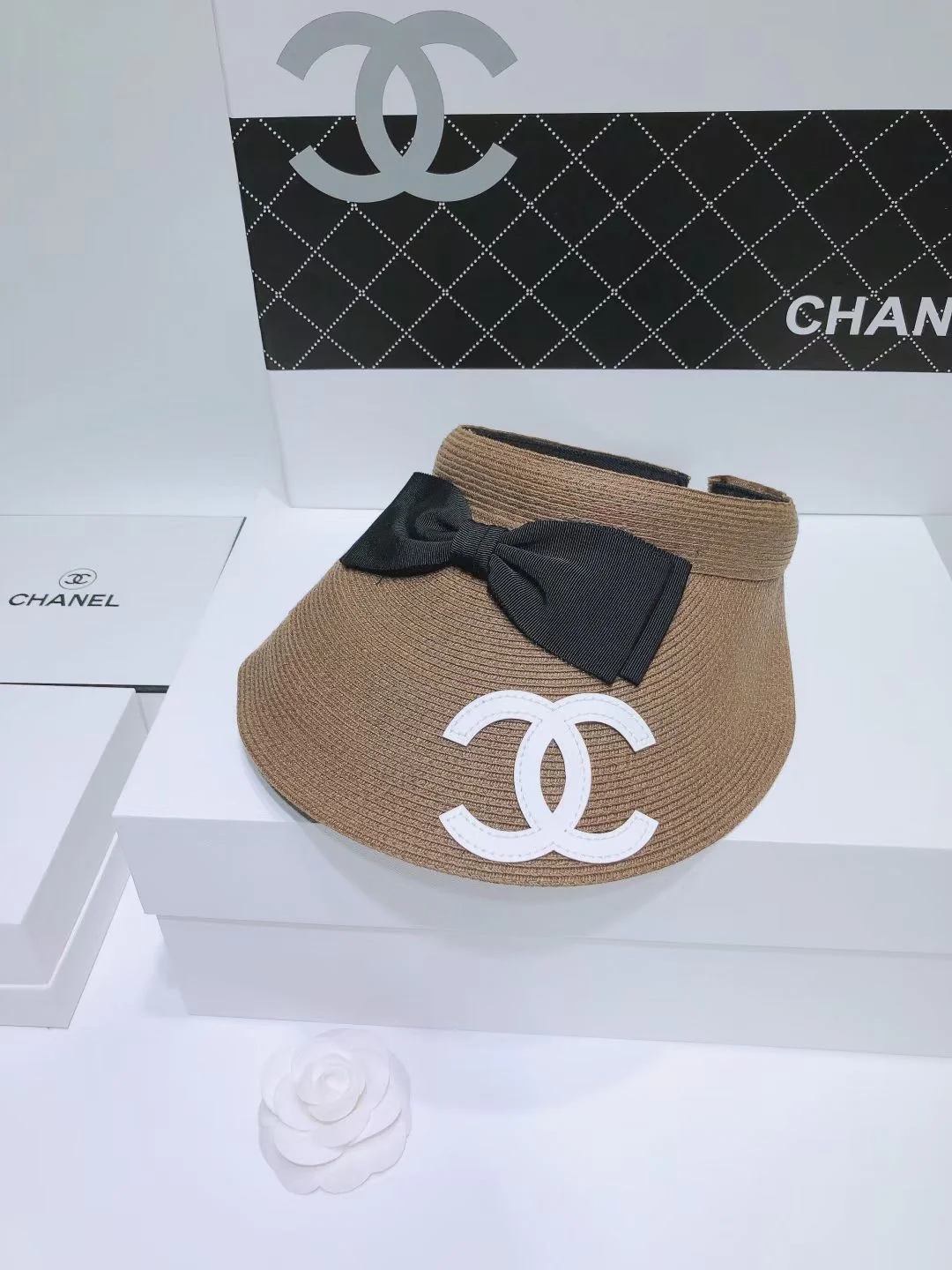 Новинка Chanel 2022 года - Солнцезащитная шляпа - Парик с открытыми губами - 4