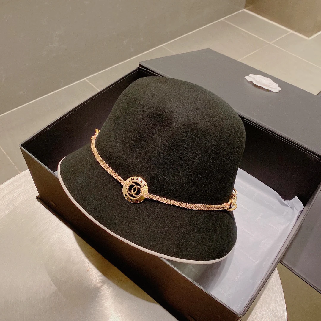 Chanel - Шерстяная шляпа-цепочка - Черная