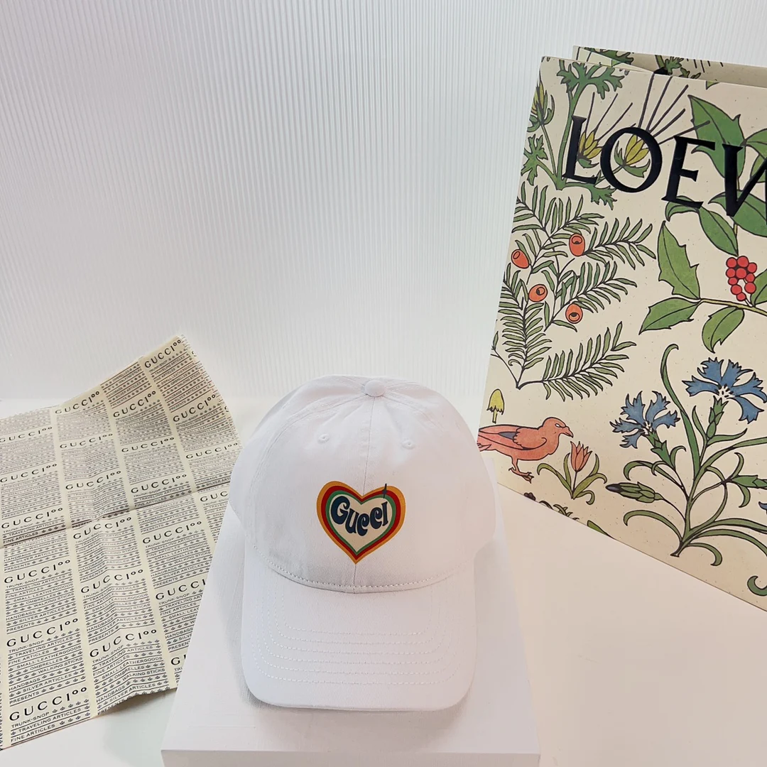 Gucci - Бейсболка в форме сердца