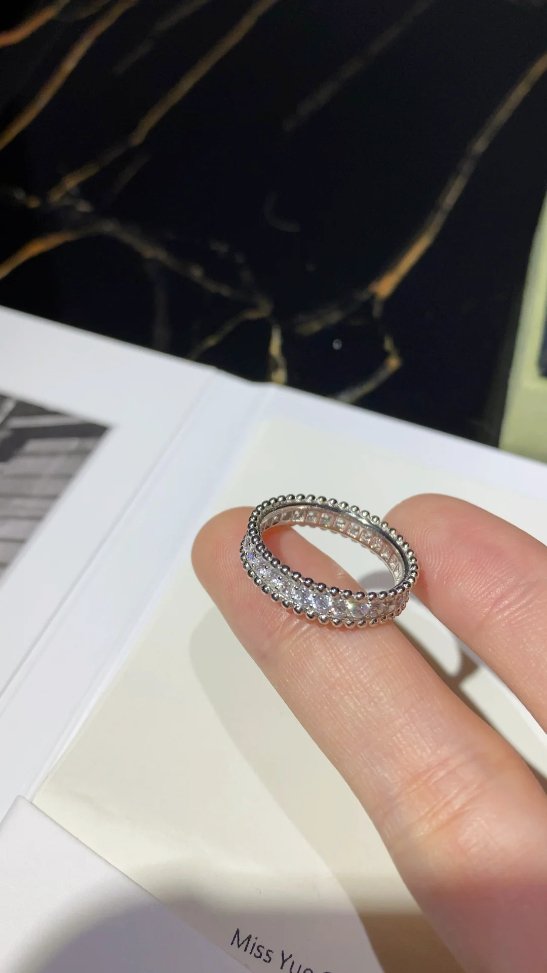 Ван Век - Кольцо 056