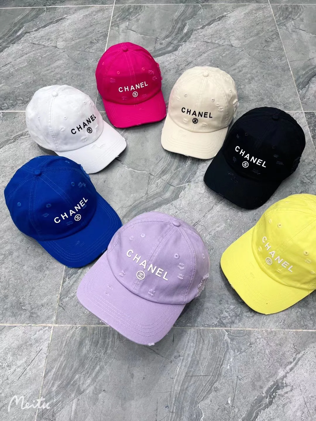 Новинка 2022 года от Chanel - кепка-?утиный клюв? - 1