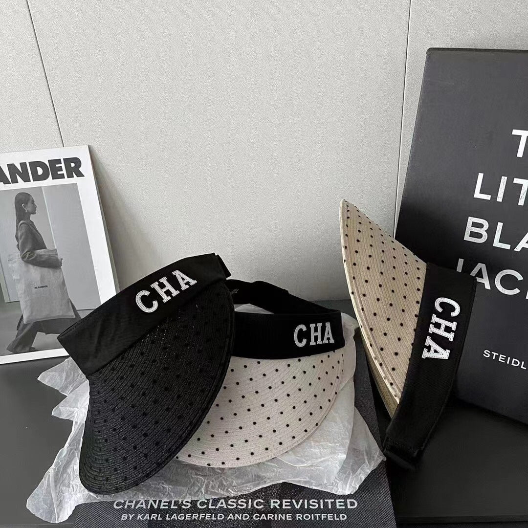 Солнцезащитная шляпа Chanel - Открытая вдова