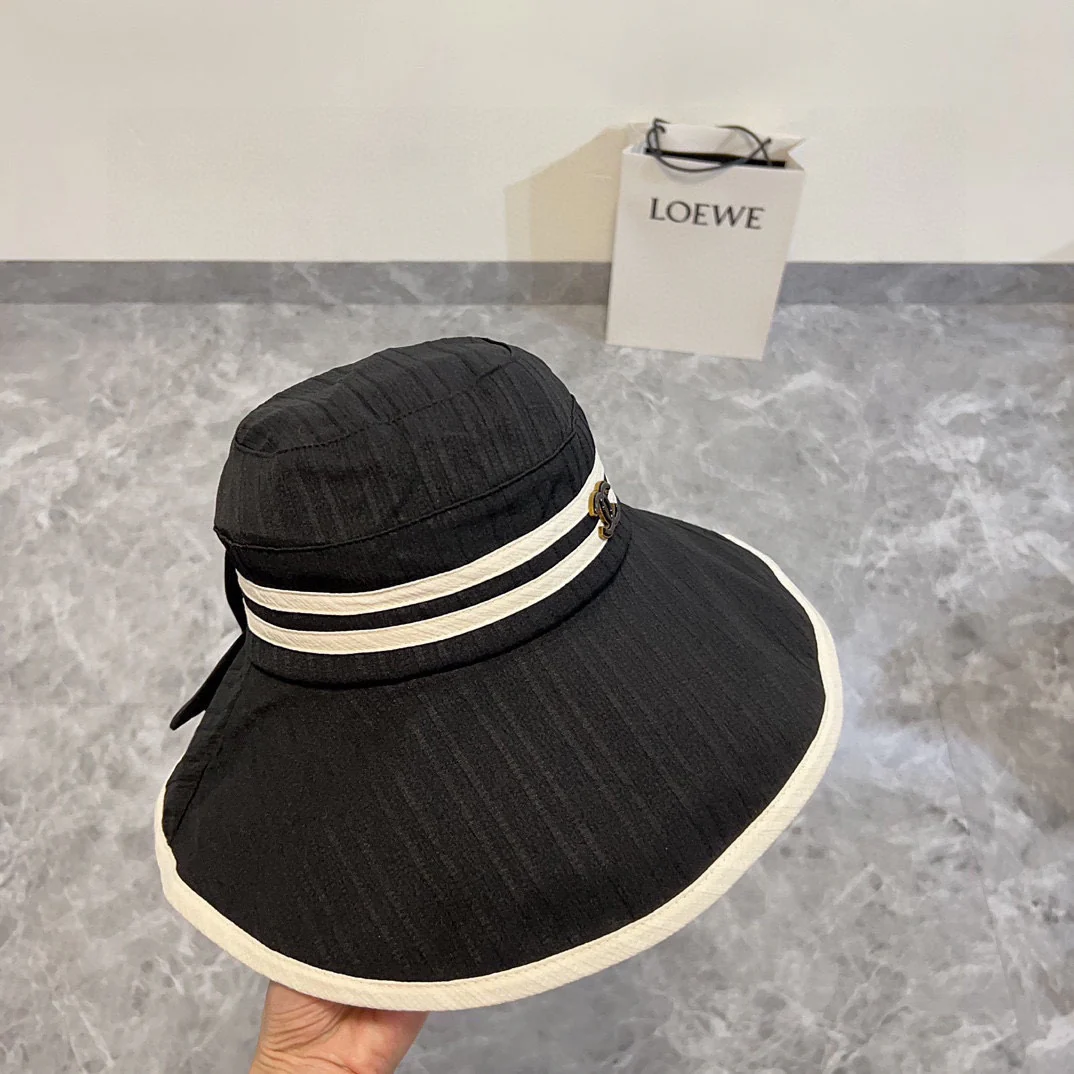 Новая широкополая складная рыбацкая шляпа Chanel 2024 года - черная.