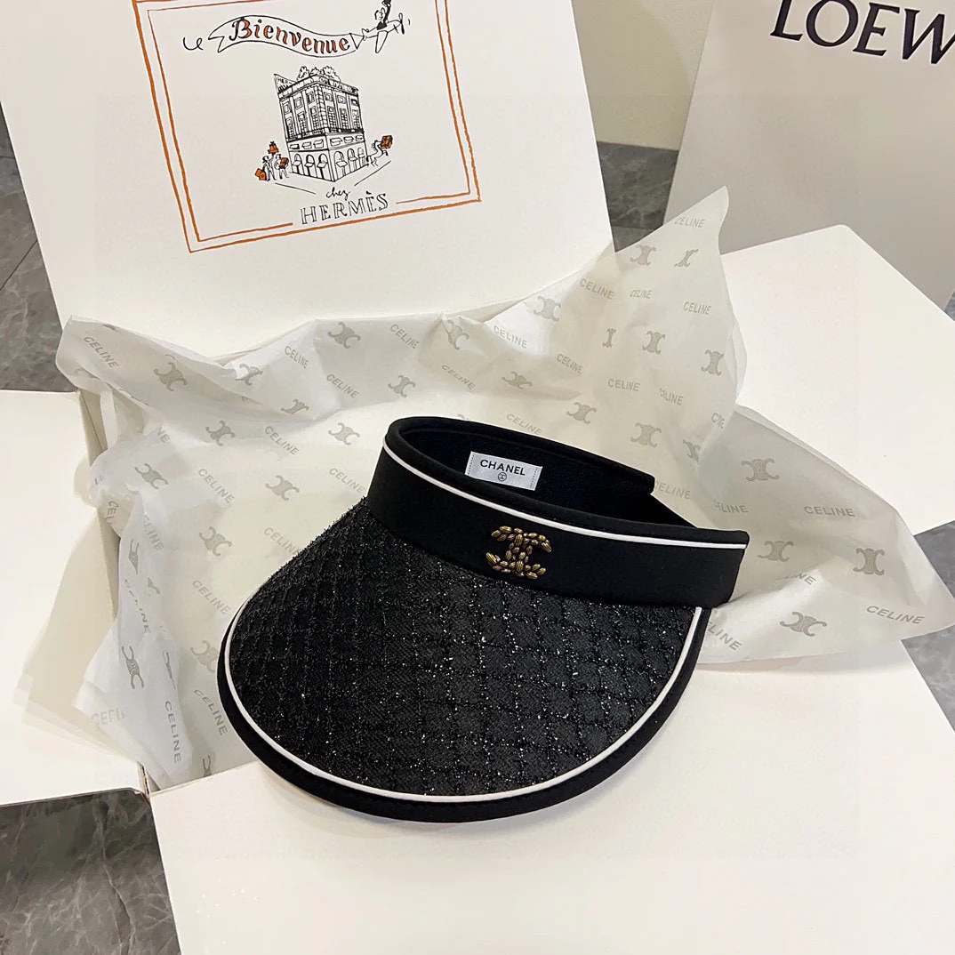 Новая летняя солнцезащитная шляпа Chanel 2024 с пайетками и клетчатым узором - черная.