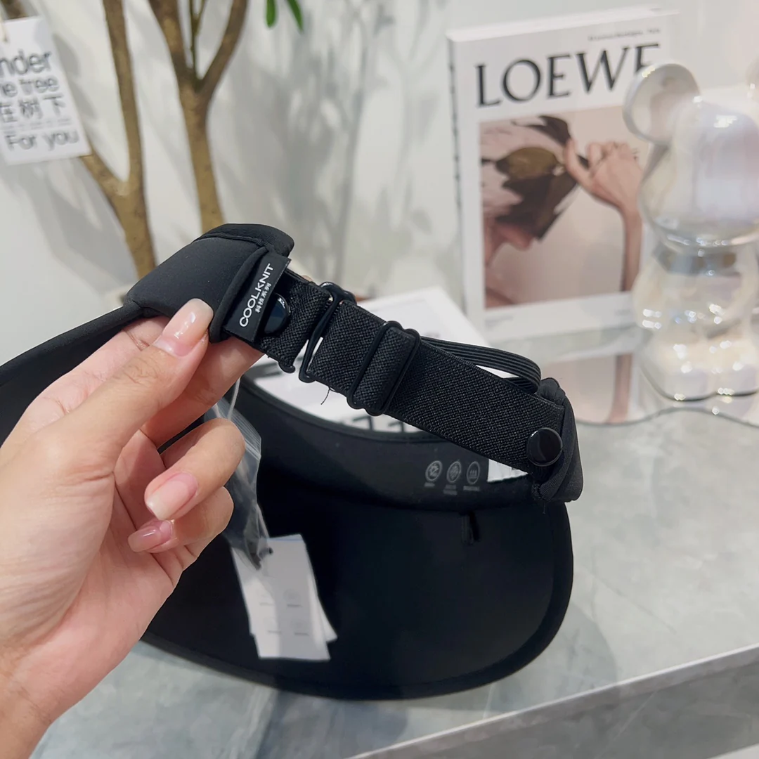 Новинка лета 2023 от Miu Miu - Соломенная шляпа-козырек - Солнцезащитная шляпа - Белая