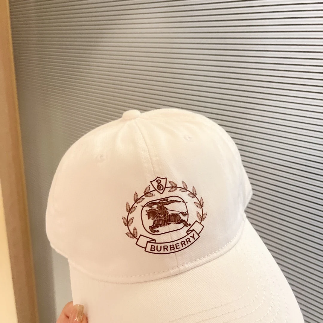 Burberry - Классическая бейсболка