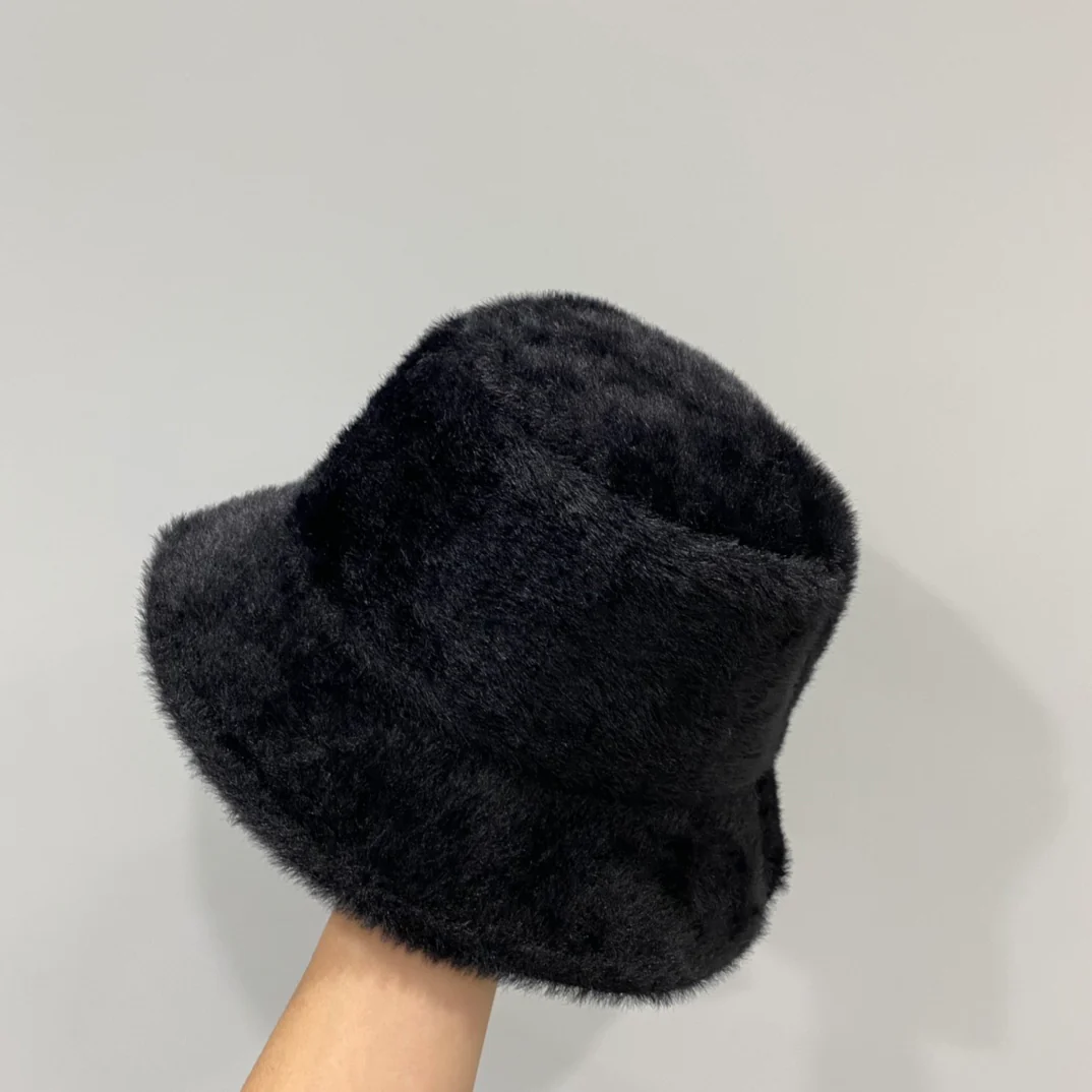 Balenciaga - Рыбацкая шапка из норки - Черная