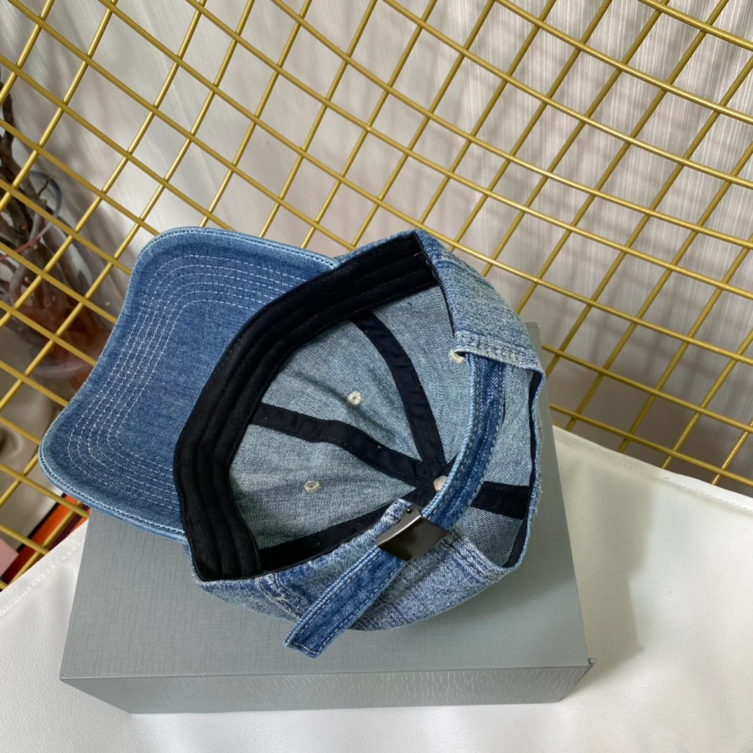 Бейсболка Balenciaga из выстиранного денима - 2