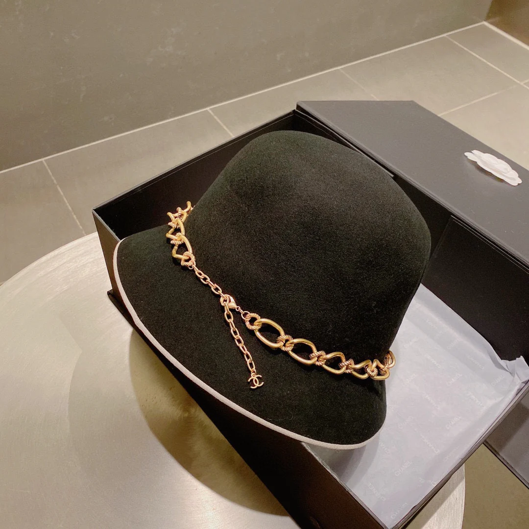 Chanel - Шерстяная шляпа-цепочка - Черная