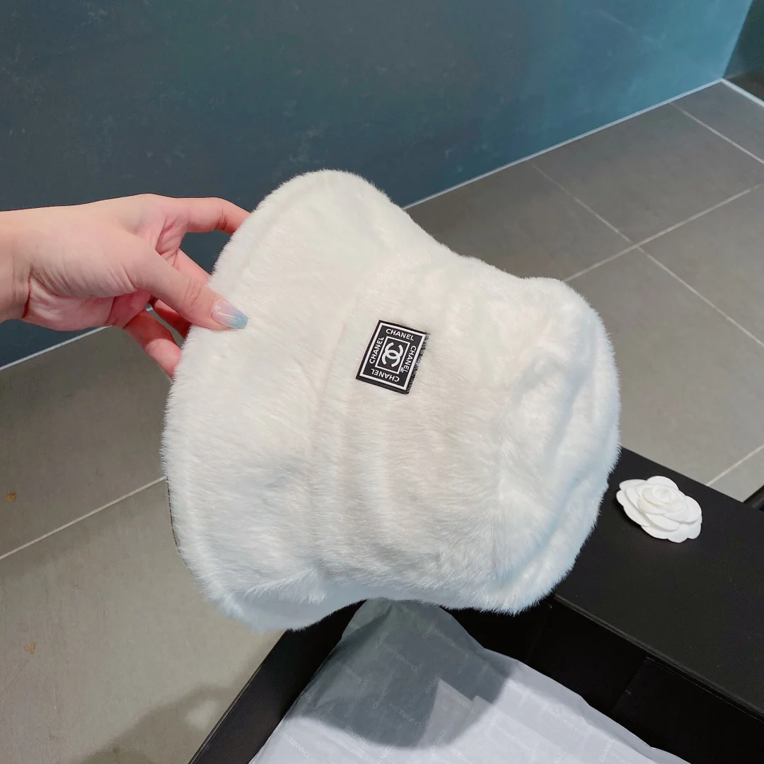 Chanel - Рыбацкая шляпа из кроличьего меха - Белая