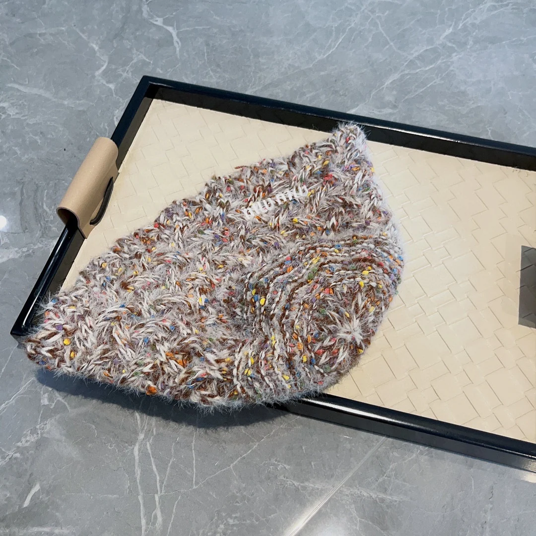 Miu Miu - Осенне-зимняя красочная вязаная шапка