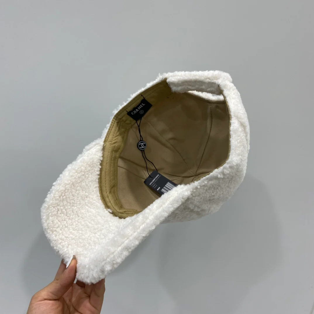 Chanel - Бейсболка из овечьей шерсти - Белая
