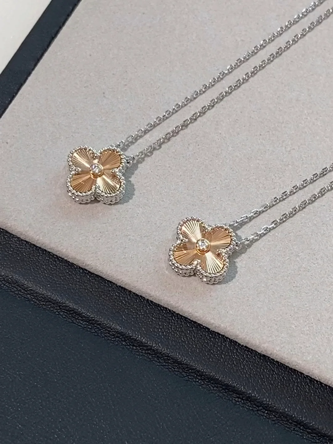 Van Vek - Колье 090