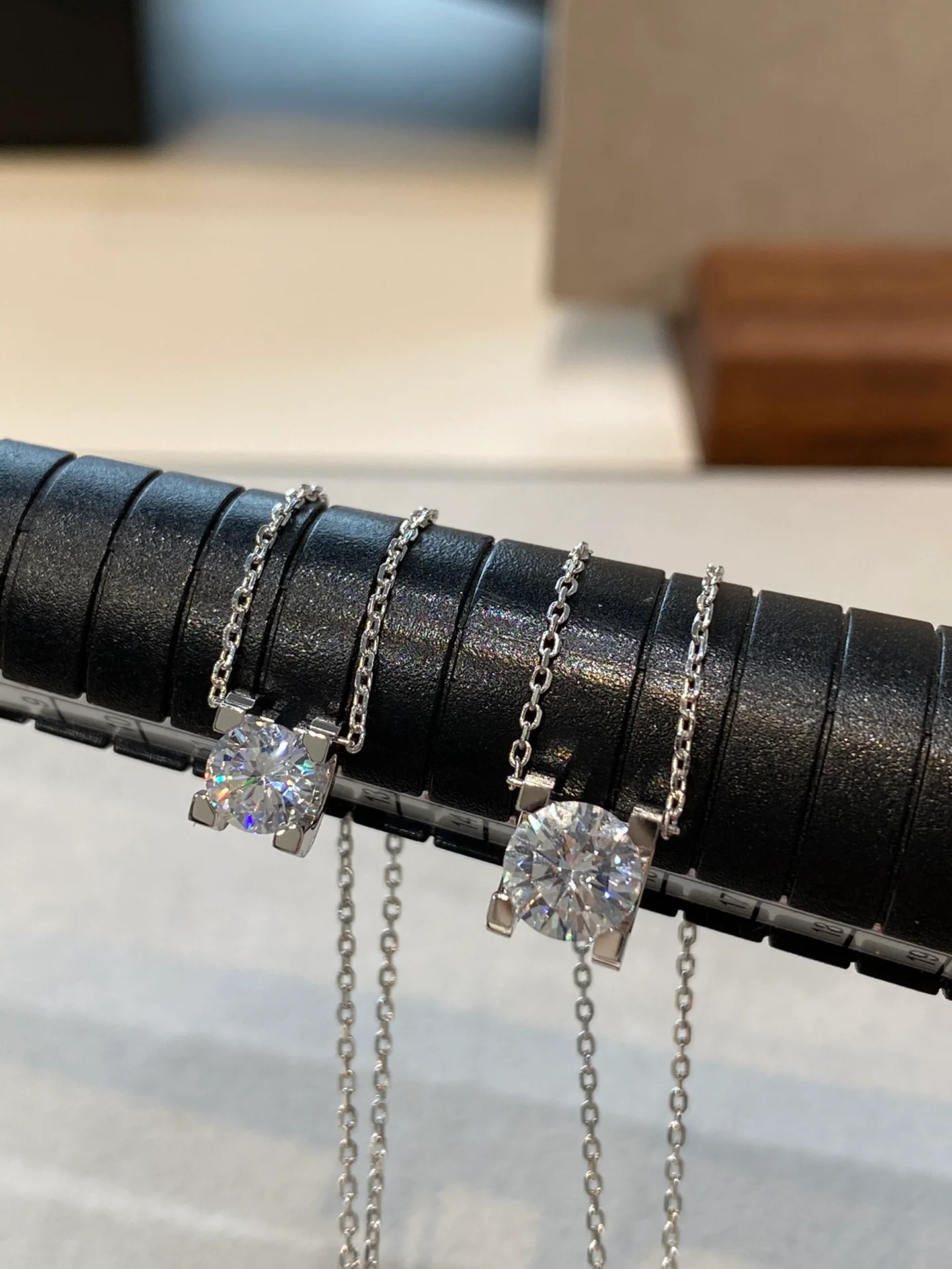 Cartier - Колье с бриллиантами в форме рога - 60 пунктов - 1 карат