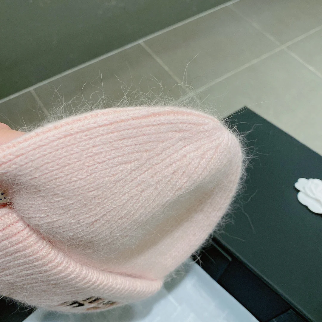 Miu Miu - Шапка из кроличьего меха - Розовая