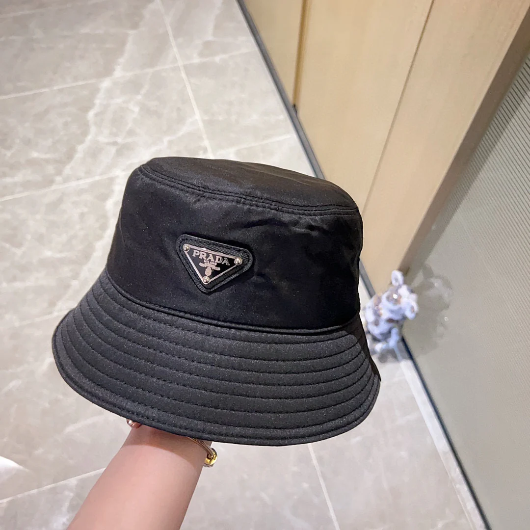 Новинка сезона весна/лето 2023 от Prada - Водонепроницаемая панама - Черная