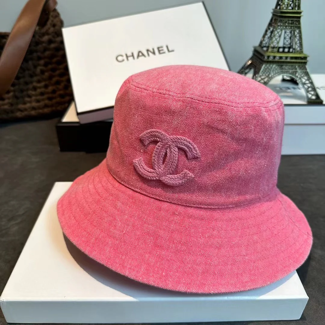 Новинка сезона весна/лето 2023 от Chanel - окрашенная ковбойская рыбацкая шляпа