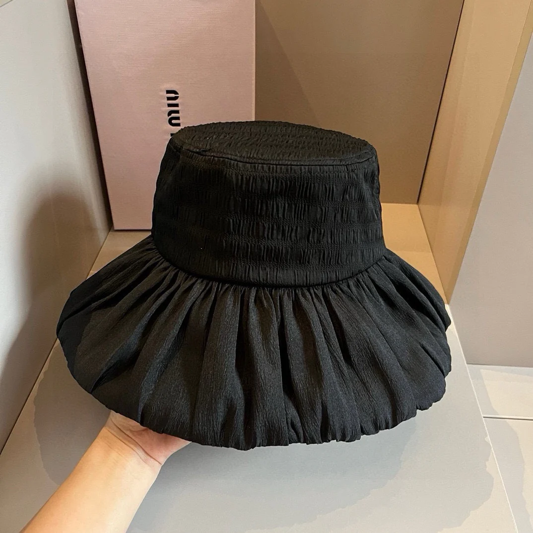 Новая плиссированная шляпа от солнца Miu Miu 2024 с бантом - черная