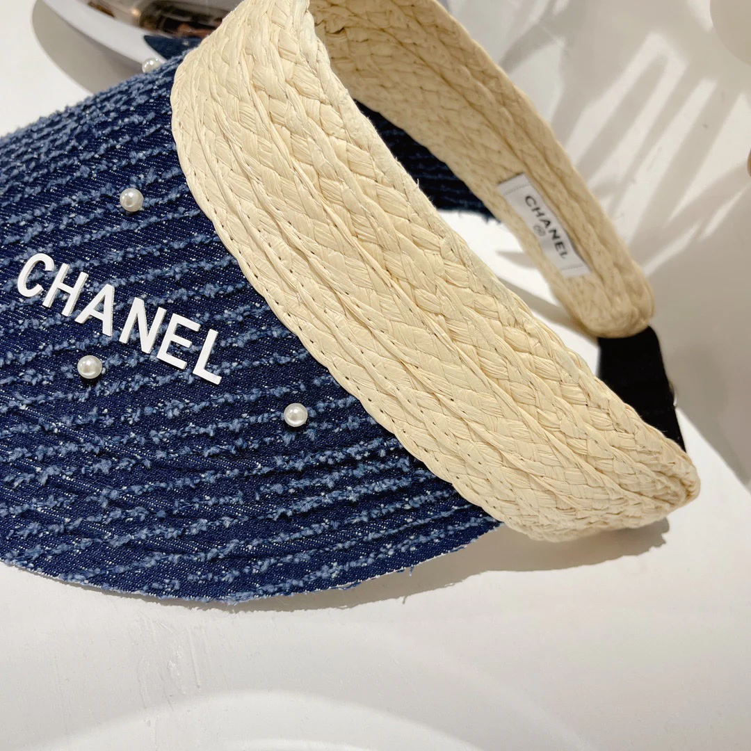 Солнцезащитная шляпа Chanel из джинсовой ткани с бисером