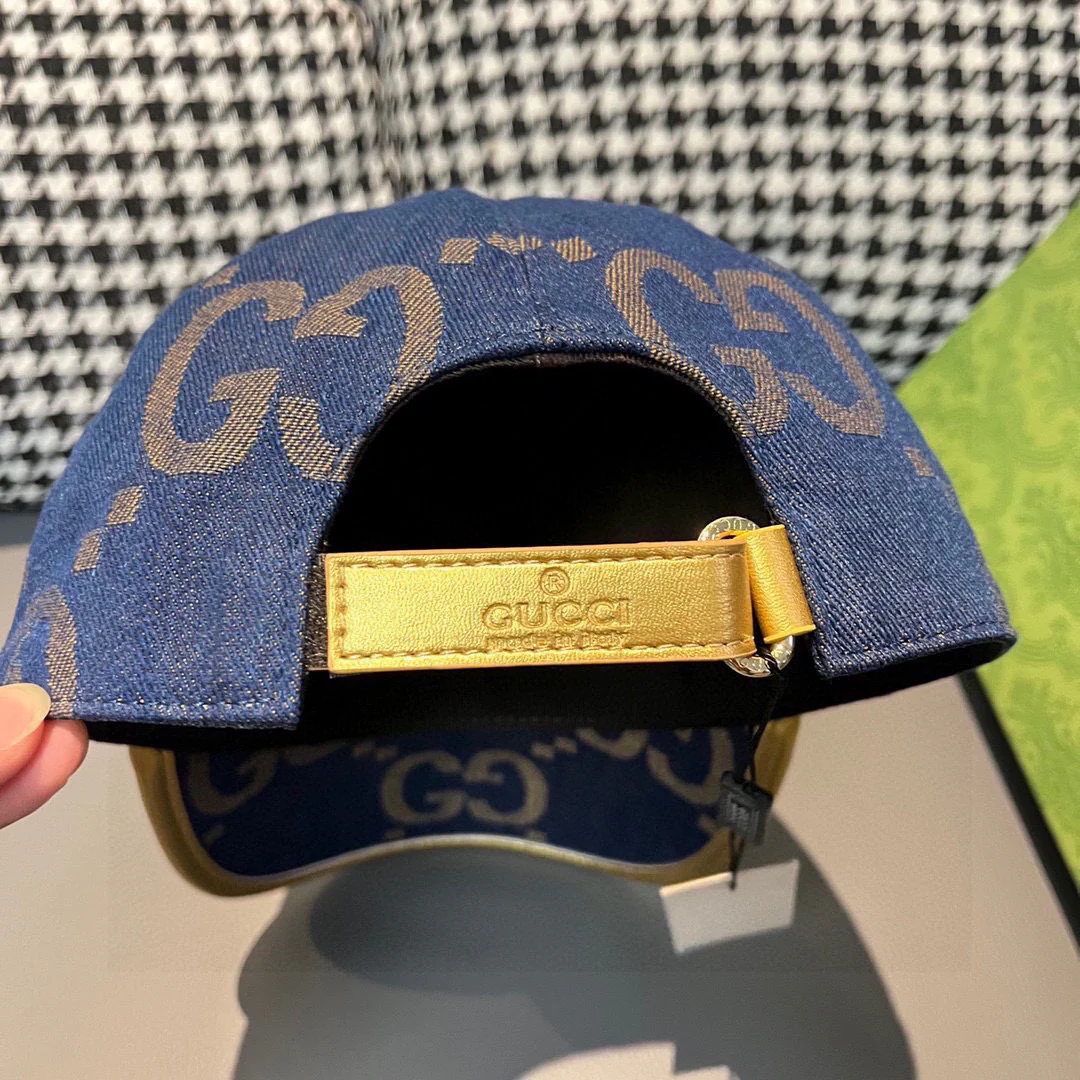 Бейсболка Gucci Big Double G — жёлтая