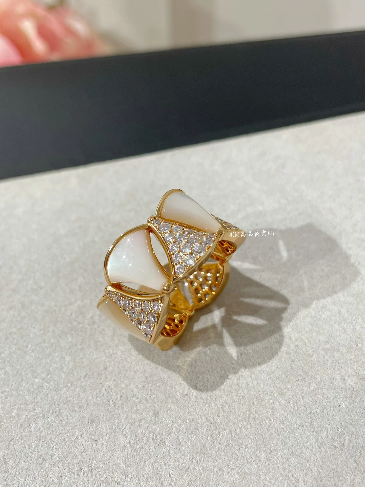 Кольцо Bvlgari 020