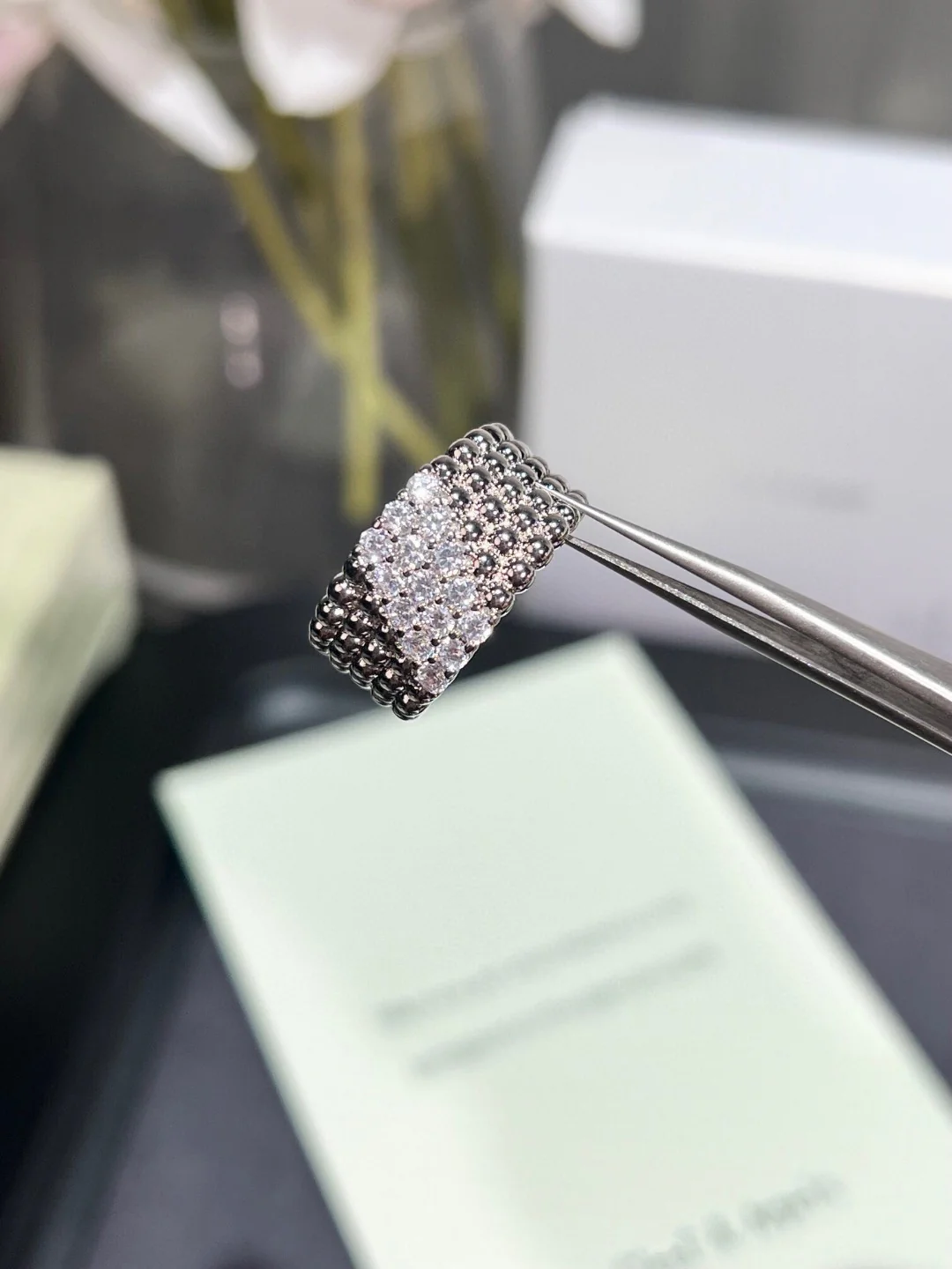 Ван Век - Кольцо 028