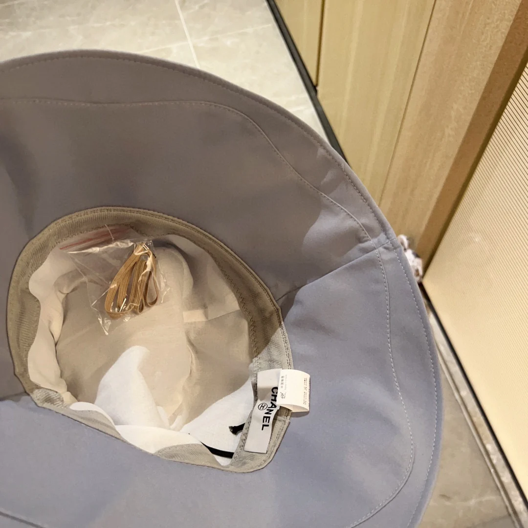 Новинка сезона весна/лето 2023 от Chanel - Необычная рыбацкая шляпа - 1