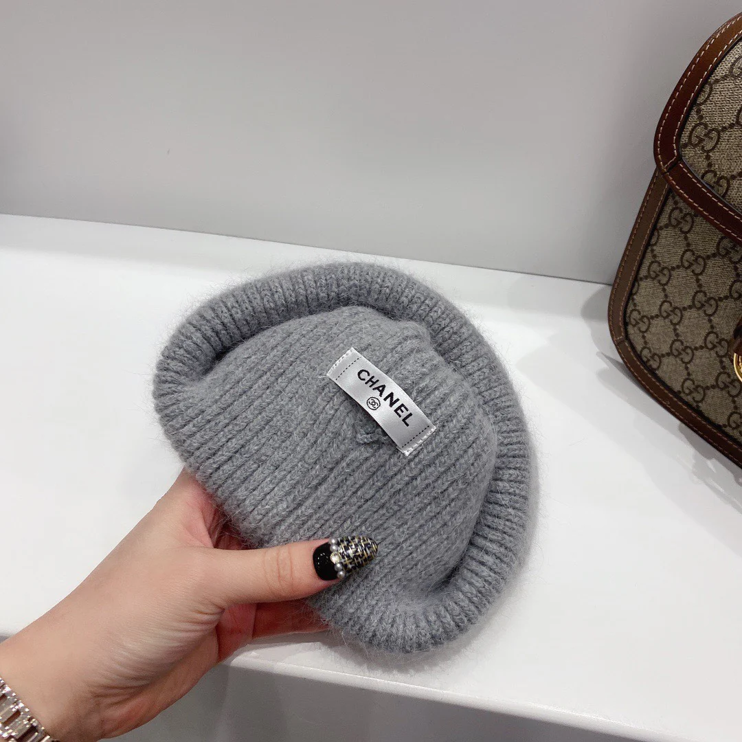 Chanel - Вязаная шапка из кроличьего меха - Серая