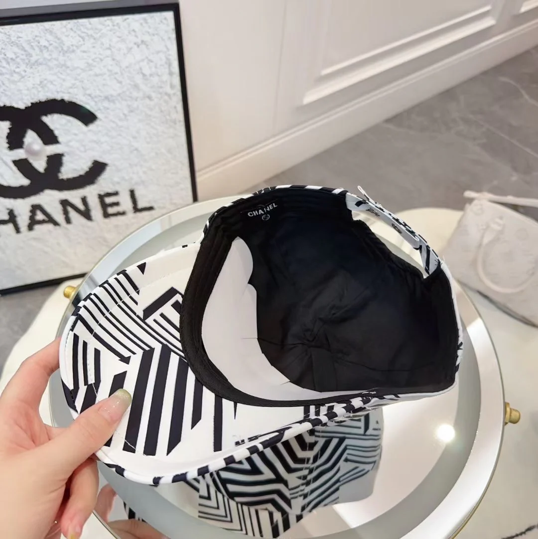 Бейсболка Chanel — Новейшая коллекция, пользующаяся огромным спросом — Белая