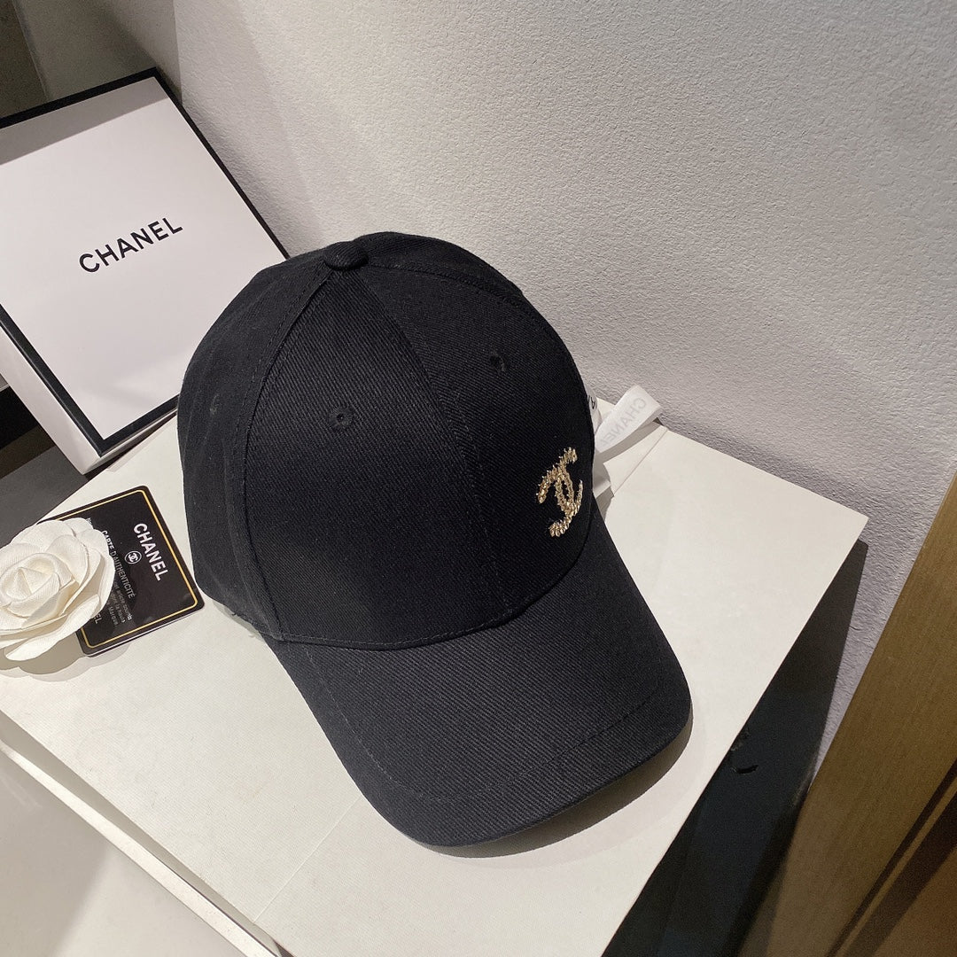 Chanel - Черная бейсболка