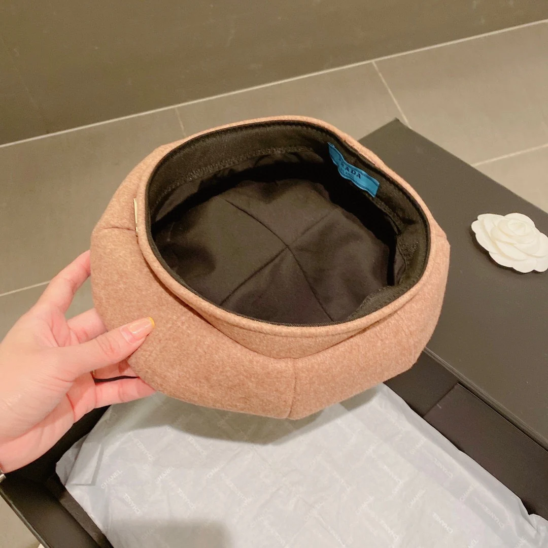 Шерстяной берет Prada, абрикосовый, 1