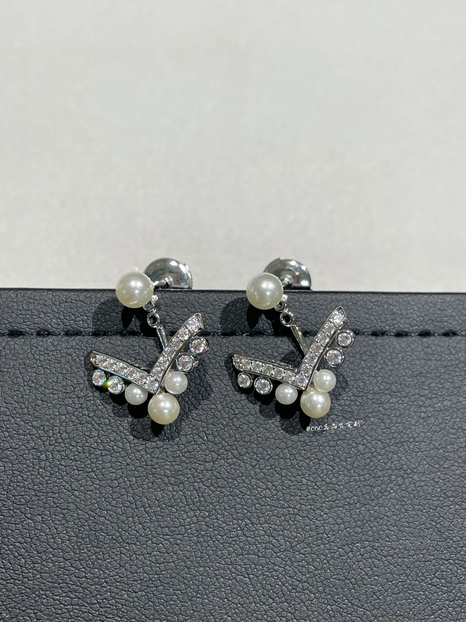 Серьги Chaumet 008