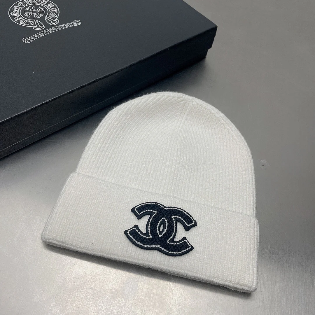 Chanel - Вязаная шапка