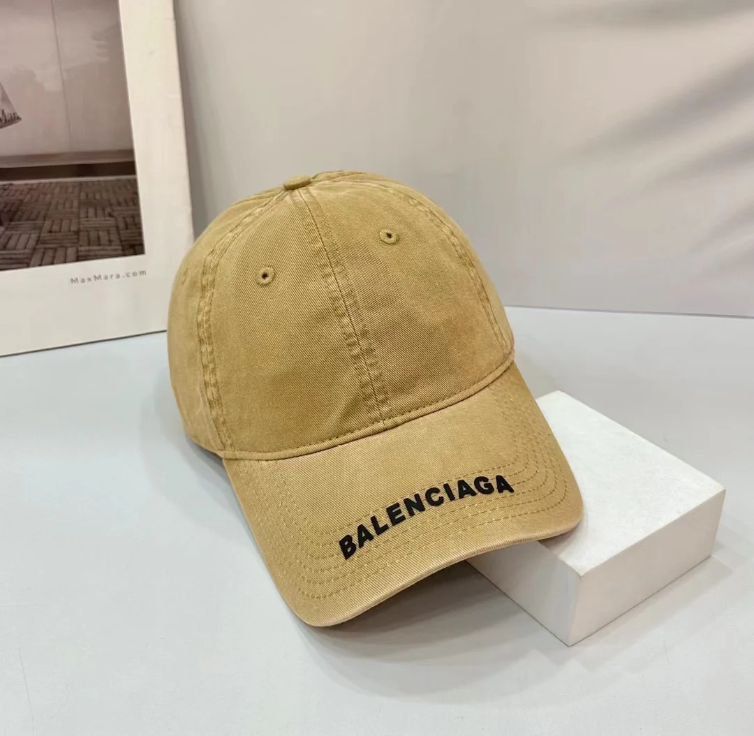 Новые поступления коллекции Balenciaga весна/лето 2023 - Ретро бейсболка - 1
