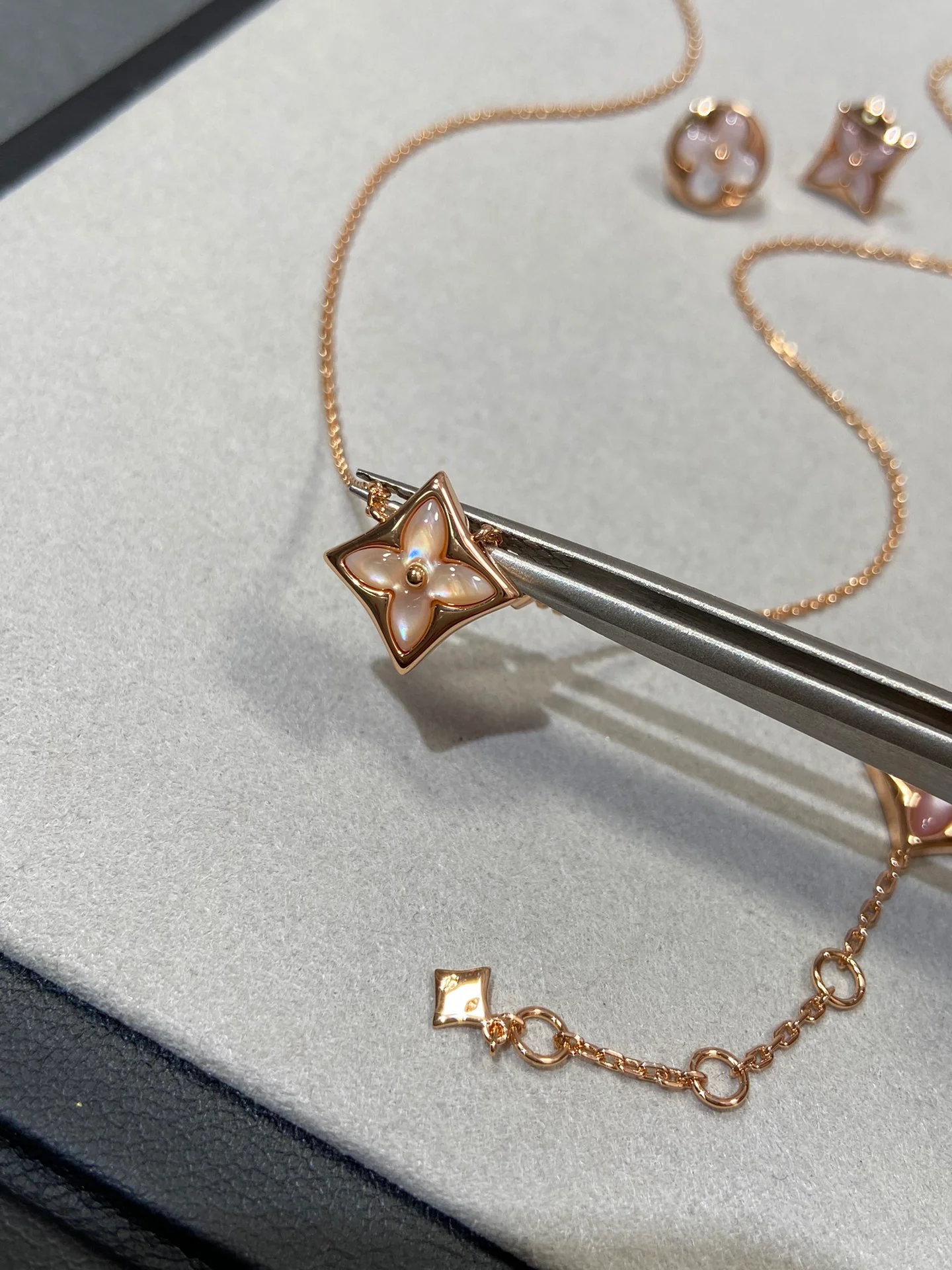 LV-Ожерелье 085