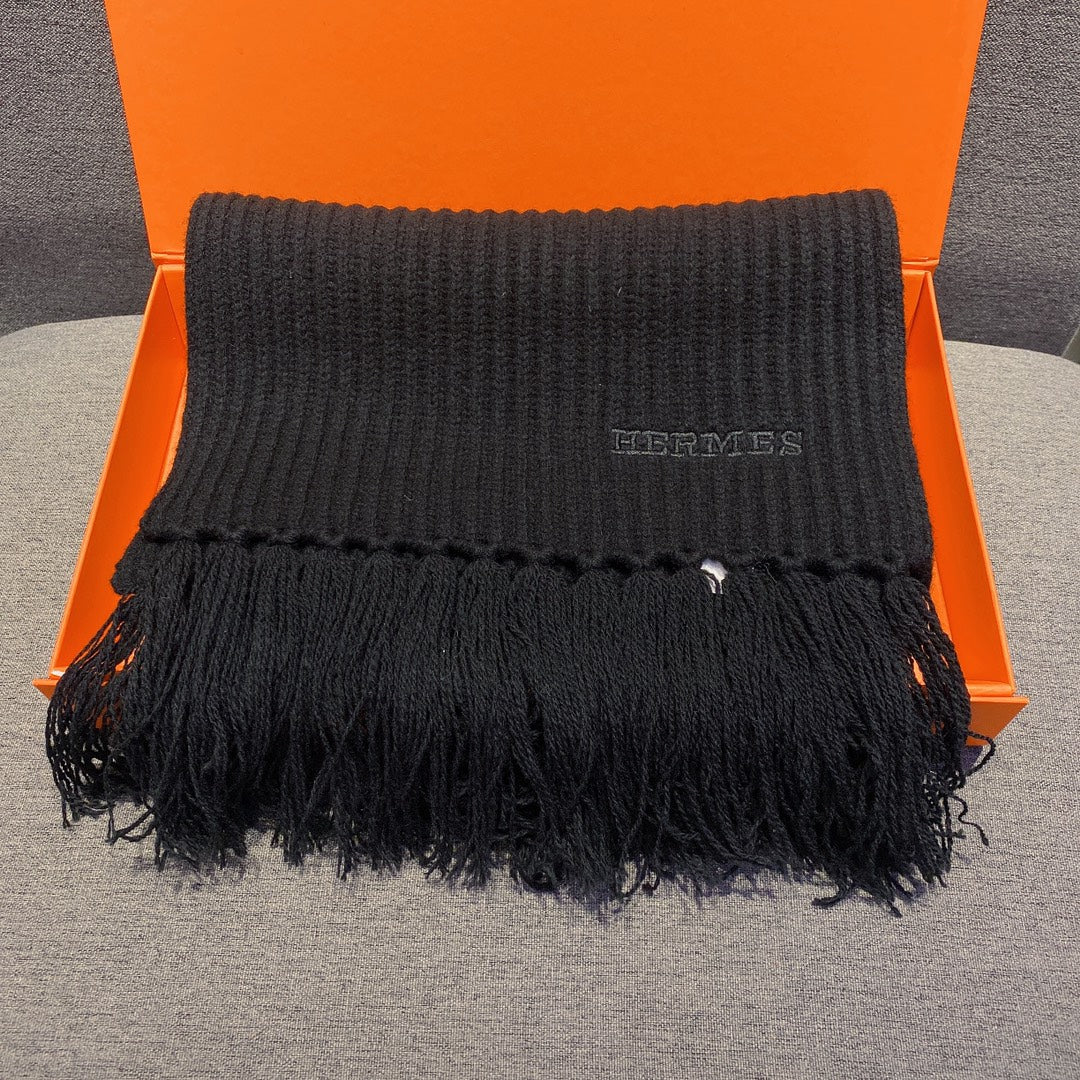 Вязаный кашемировый комплект Hermes с шапкой-бини - черный