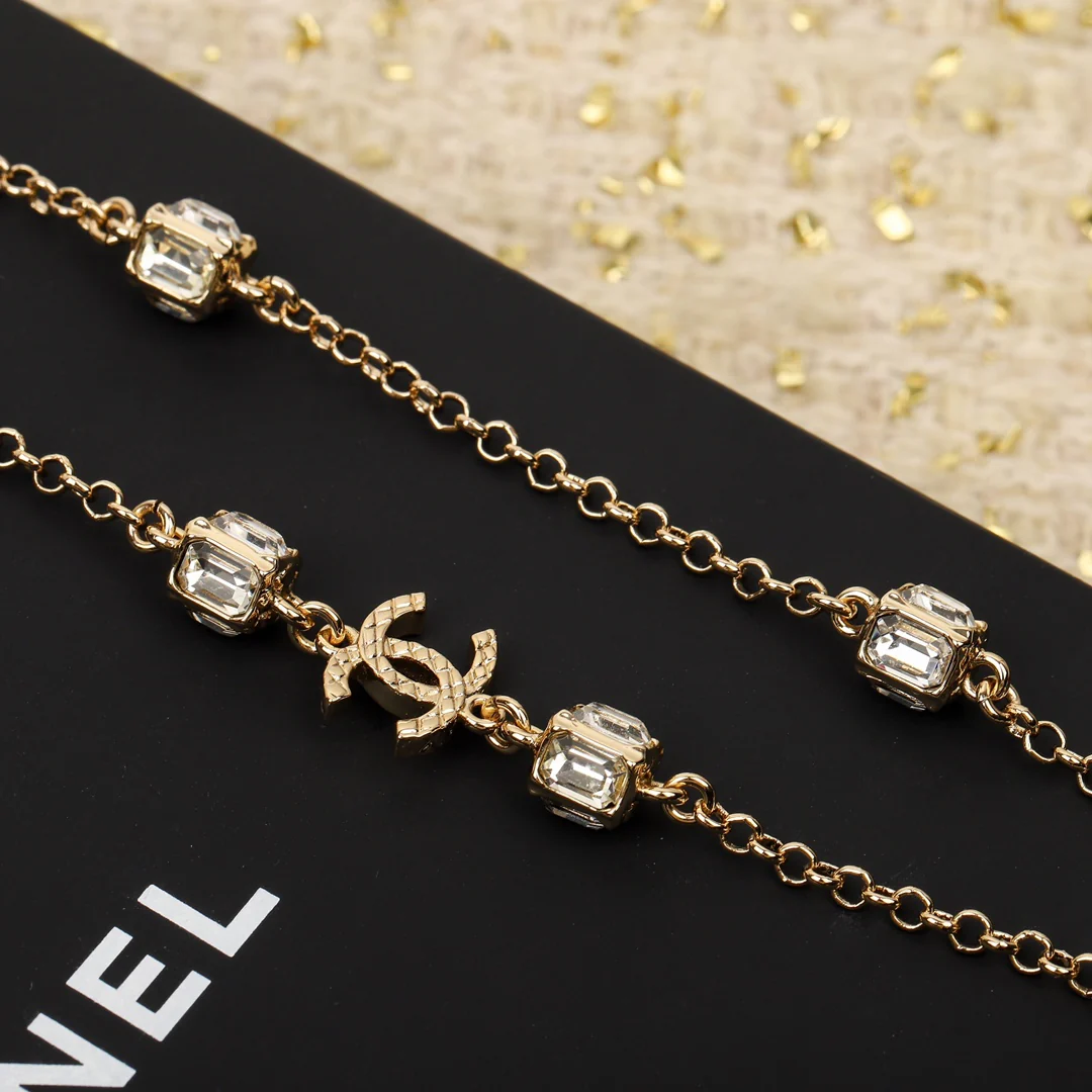 Chanel - Колье 450