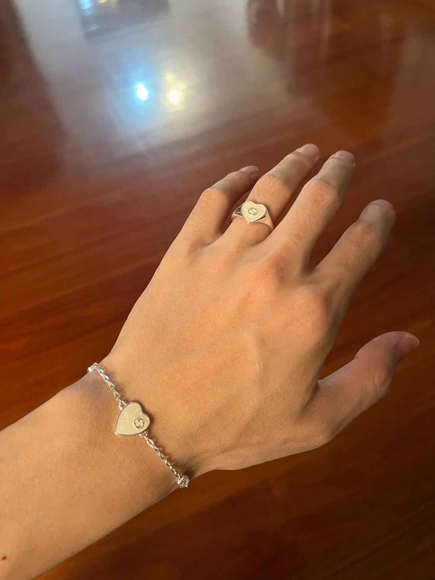 Кольцо Gucci 060