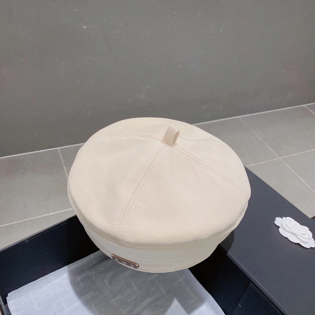 LV - Береты - Белые