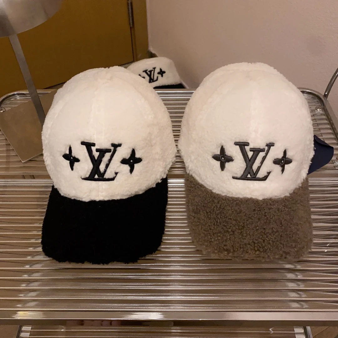 LV - Бейсболка из овечьей шерсти