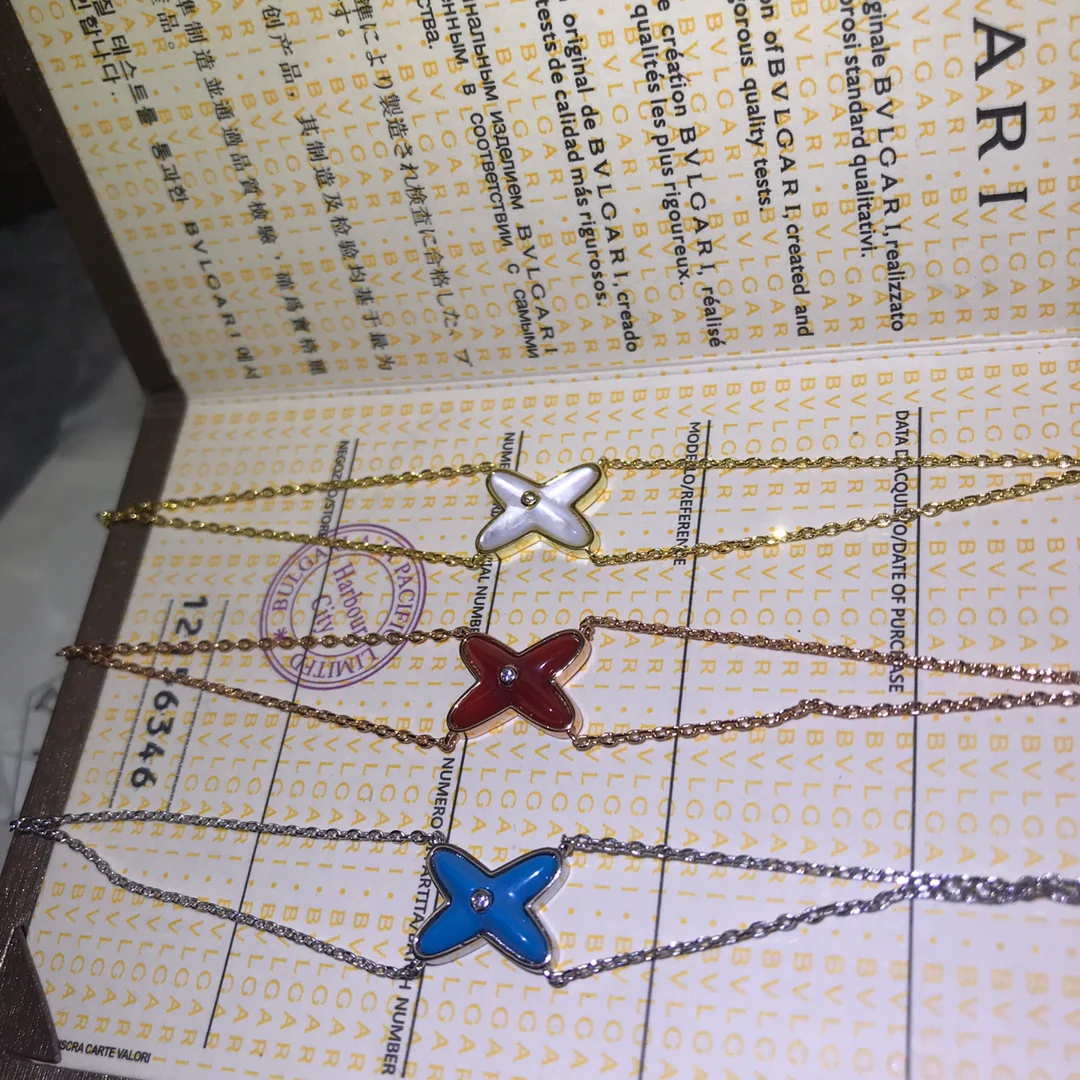 Перламутровый браслет Chaumet в трех цветах