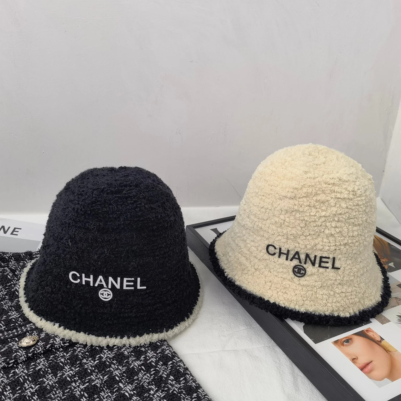 Chanel - Рыбацкая шляпа из овечьей шерсти - 1