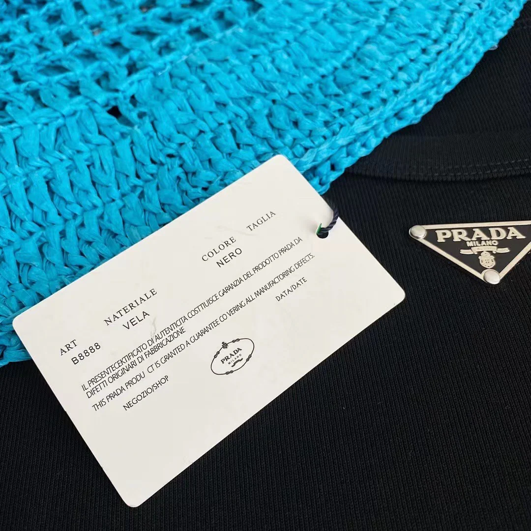 Новинка сезона весна/лето 2023 от Prada - Ажурная рыбацкая шляпа - Синяя