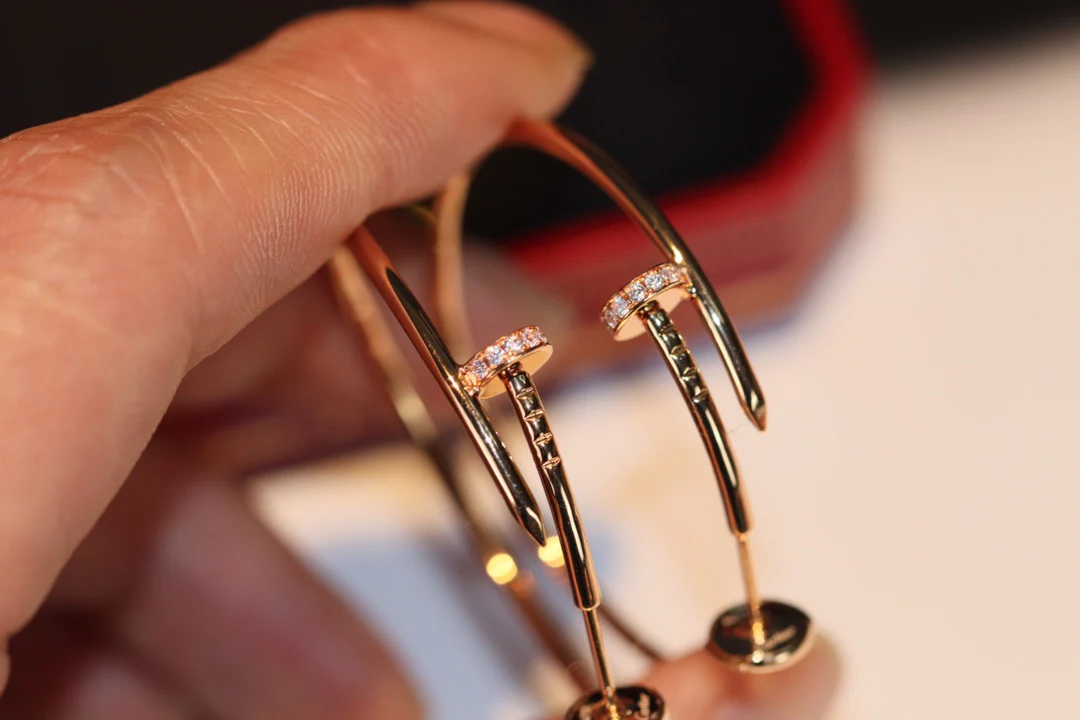 Cartier - Серьги-гвоздики - С половиной бриллианта