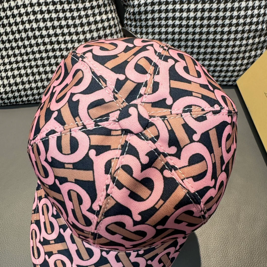 Burberry - Новая бейсболка с рисунком TB - Розовая