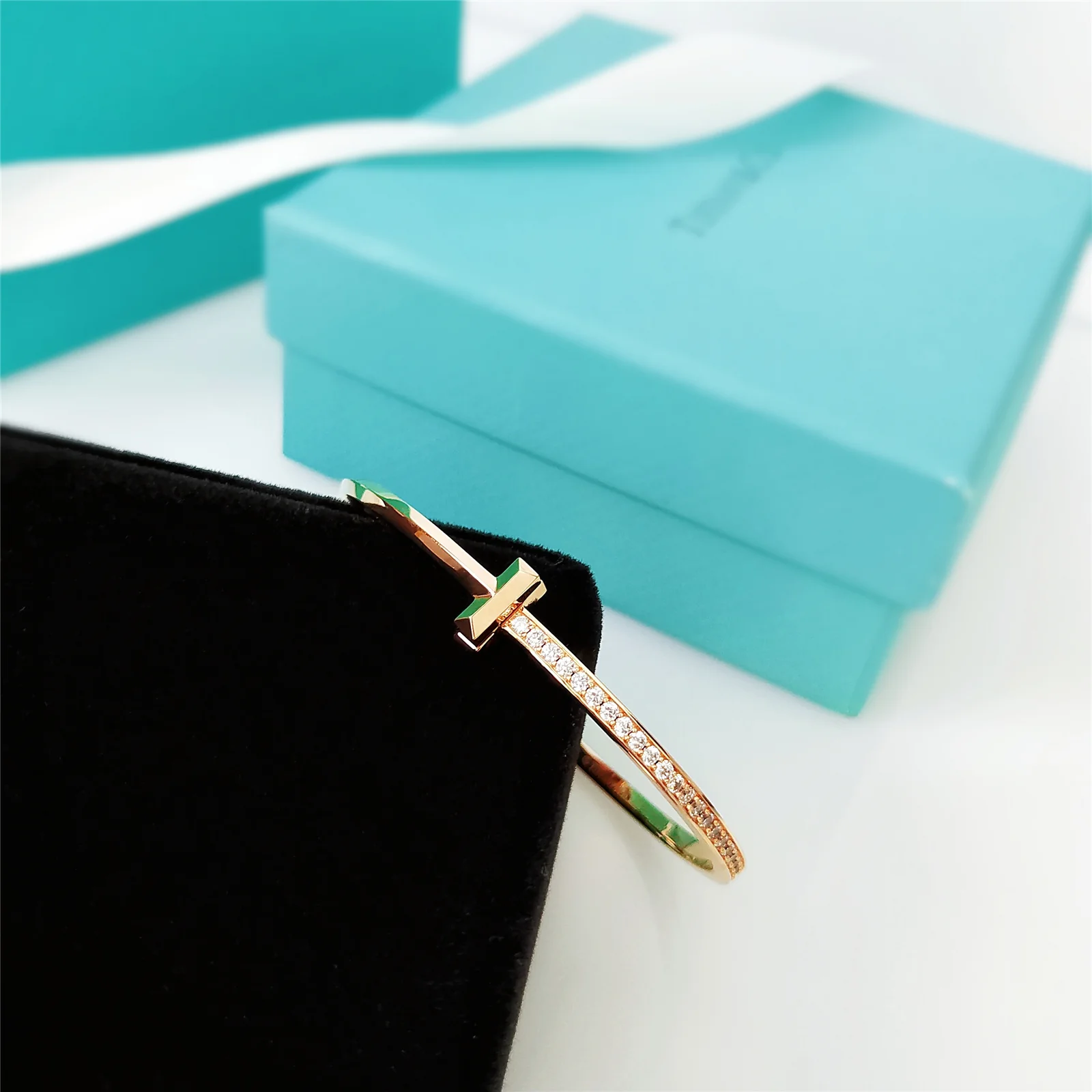 Браслет Tiffany 030T с бриллиантами, золото.