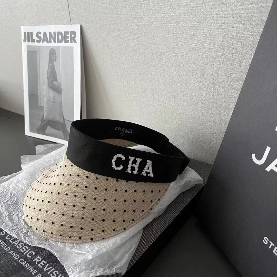 Солнцезащитная шляпа Chanel - Открытая вдова